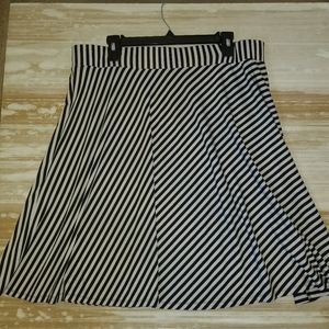 Cato XL Black & White Striped skirt